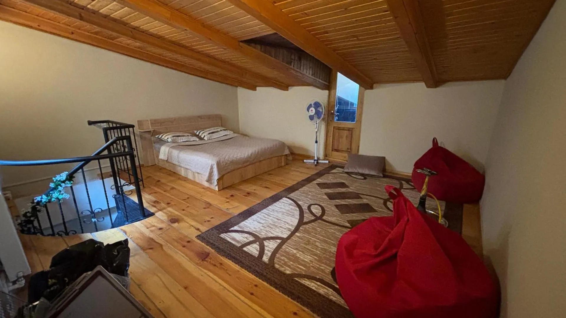 Willa Mirzahouse Tbilisi 0*,  Gruzja